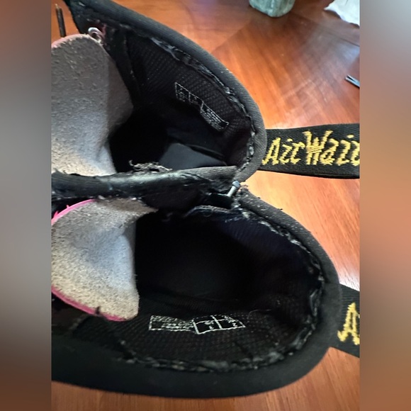 Dr. Martens Doc Martens Air Wair Kids Hot Pink Zipper Boot patent lamper size 3 - Picture 3 of 12